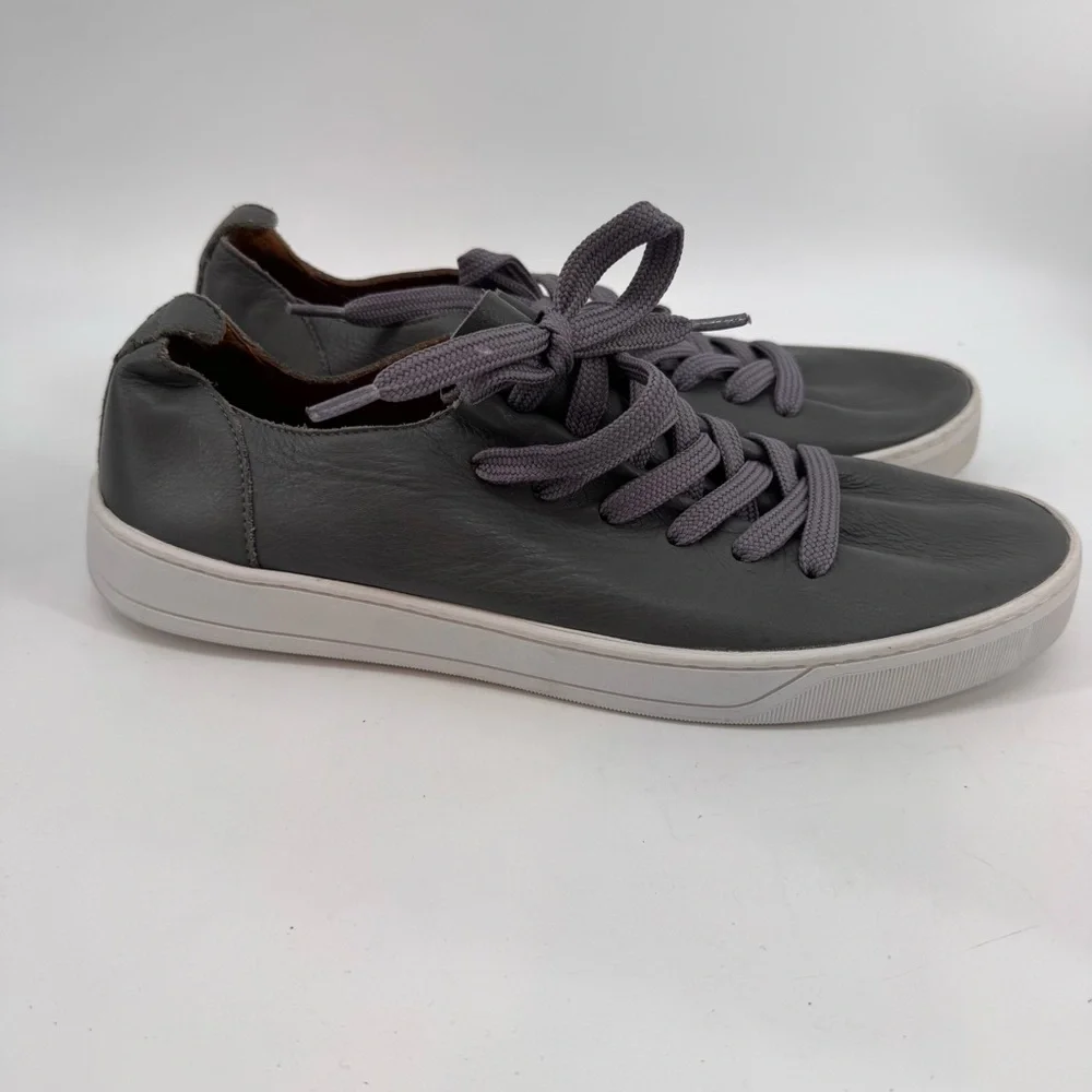 NWOT Saks Fifth Avenue Men’s Gray Leather Sneakers Shoes